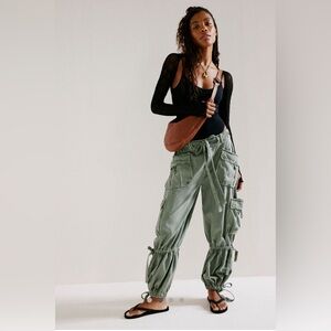 Free People BIG SKY PARACHUTE PANT Forest Dew Green Small Cotton Cargo EUC